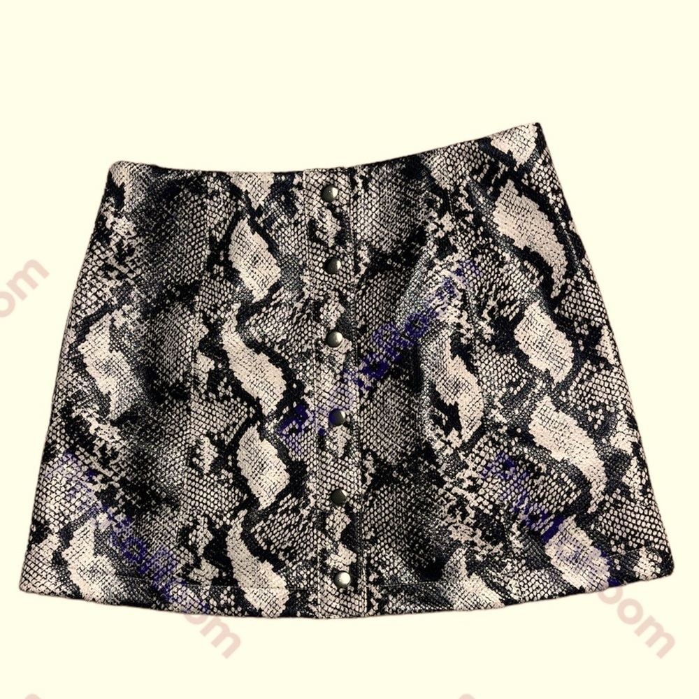 Urban Outfitters Snake Print mini Skirt Button Up Size M - Picture 7 of 11